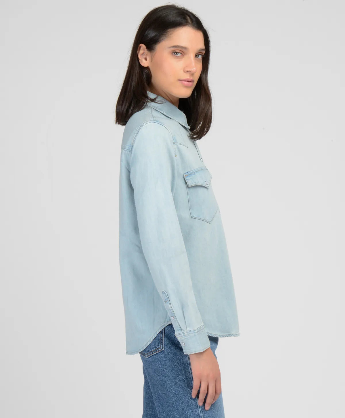 blusa-mujer-lisa-con-bolsillo-jeans
