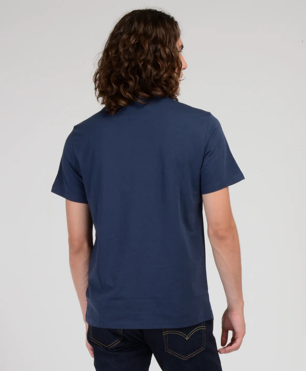 polera-hombre-lisa-con-logo-azul