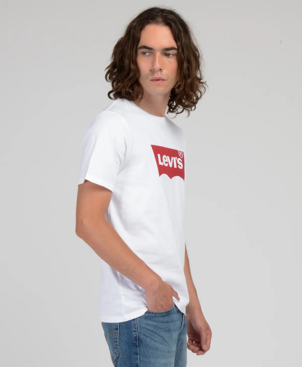 polera-hombre-lisa-con-logo-blanca