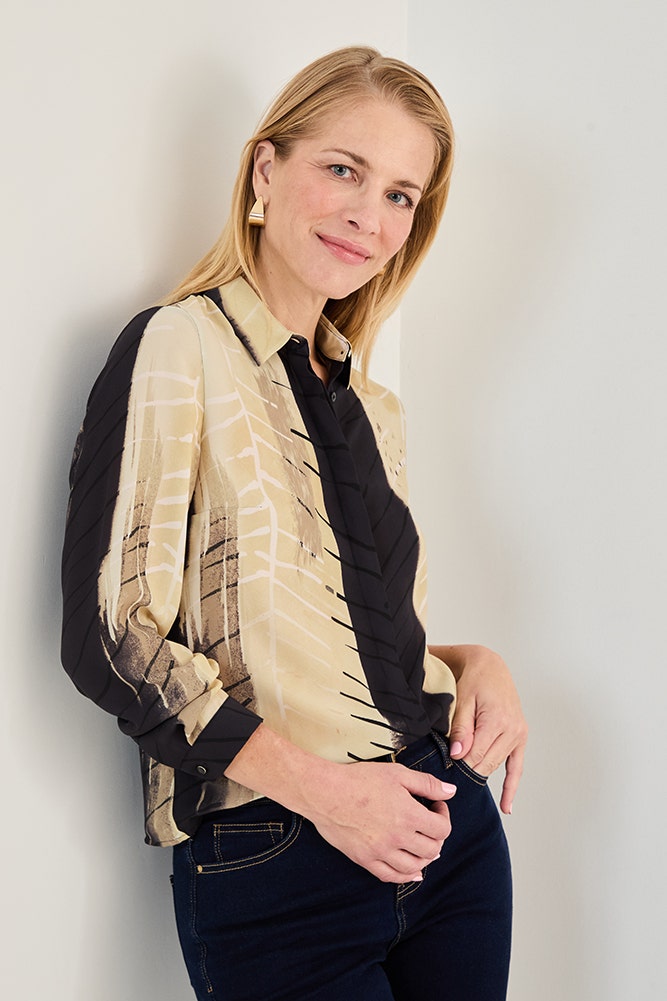 Blusa Camisera con Plizados Verticales en Costados