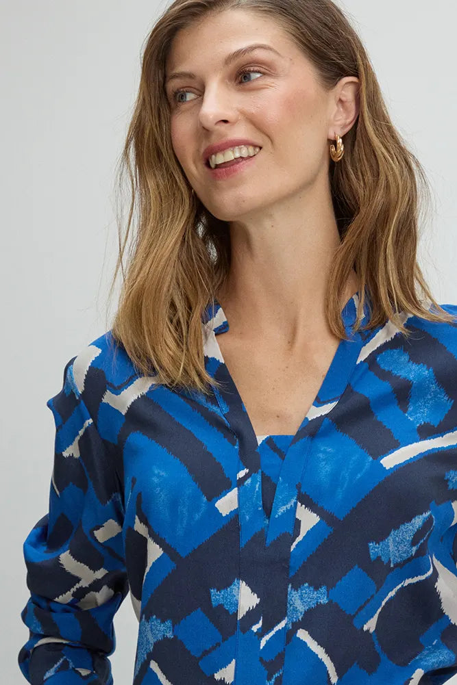 blusa-mujer-estampada-cuello-mao-azul-marino
