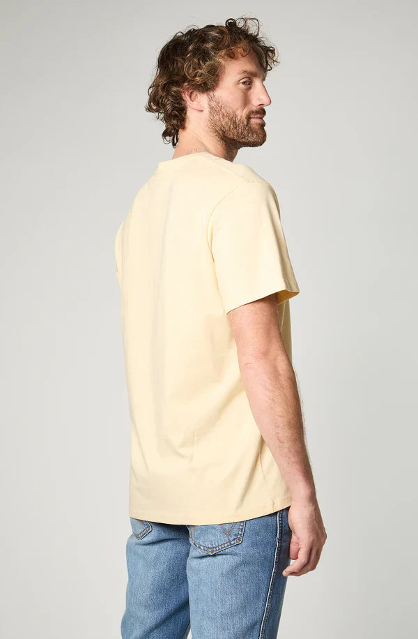polera-hombre-logo-tee-amarilla
