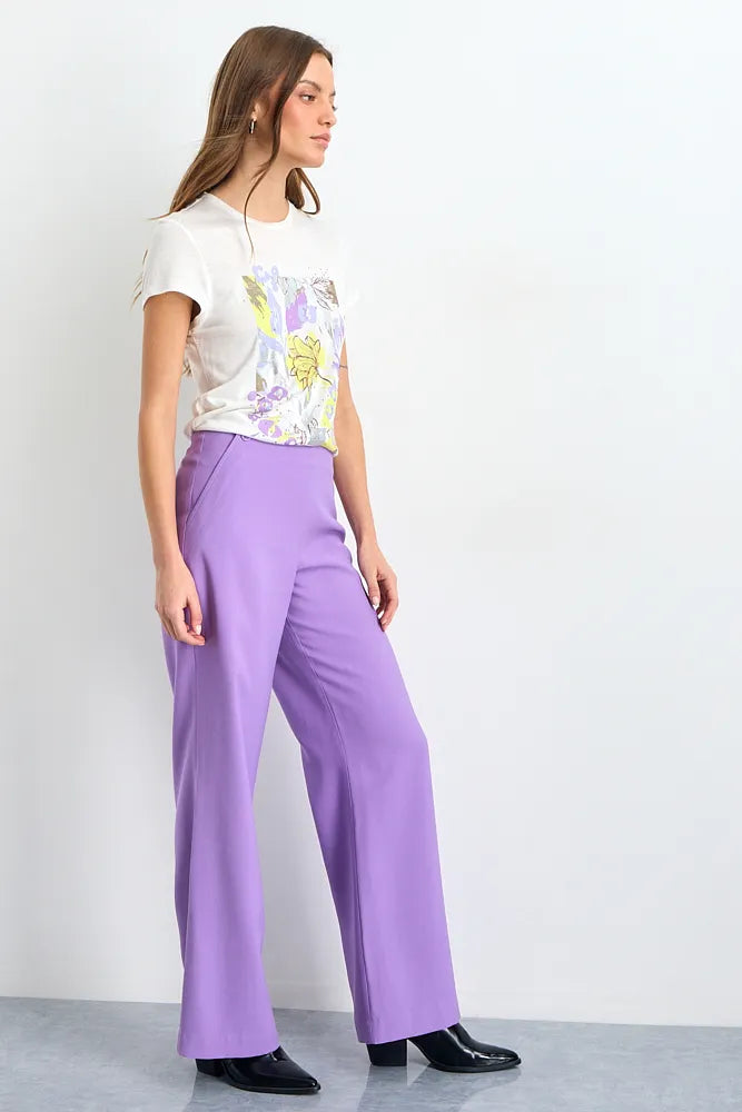 polera-mujer-manga-corta-estampado-focal-con-tela-brillo-crudo