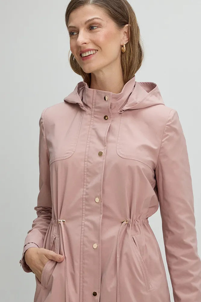 trench-mujer-sport-con-gorro-rosado