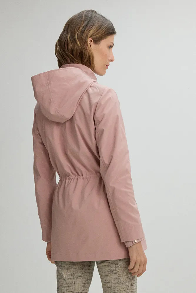 trench-mujer-sport-con-gorro-rosado