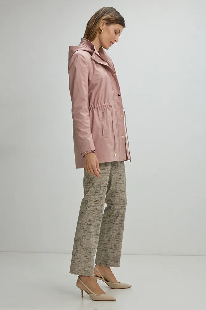 trench-mujer-sport-con-gorro-rosado