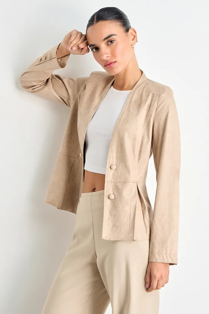 chaqueta-mujer-peplum-de-tope-suede-coated-beige