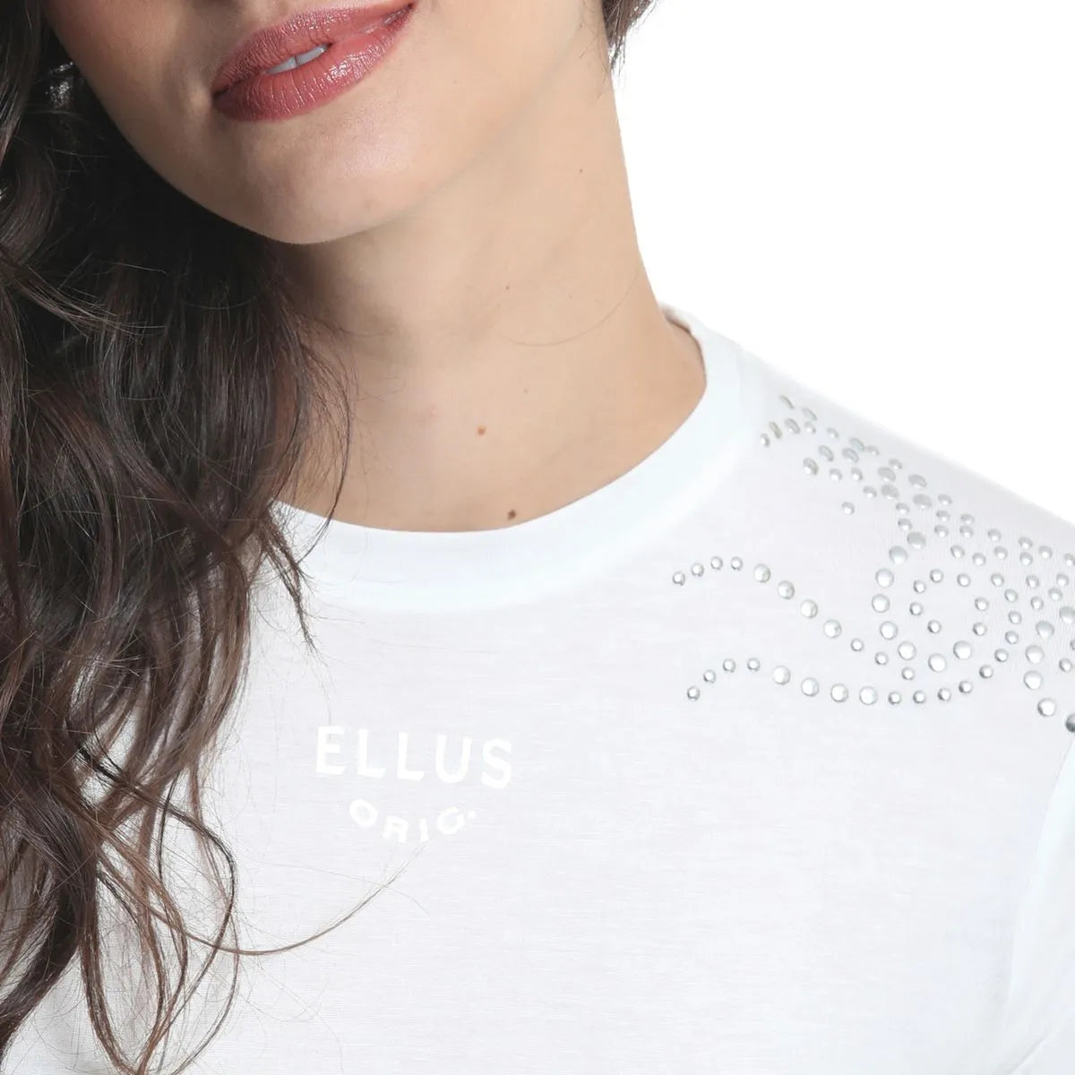 polera-mujer-manga-larga-slim-fit-tachas-blanco