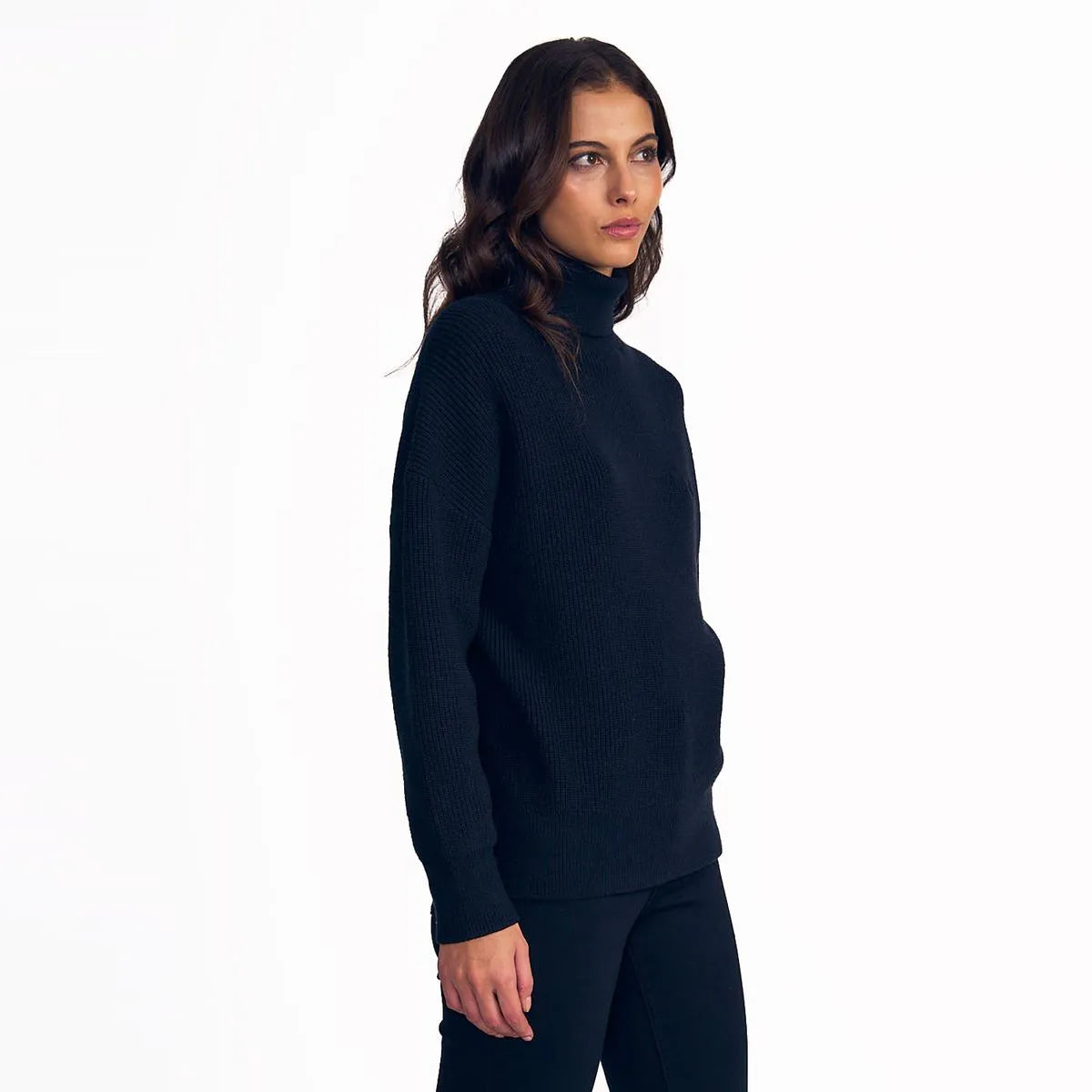 tejido-mujer-oversize-cuello-tortuga-negro