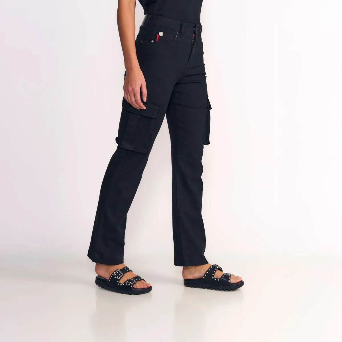 pantalon-mujer-cargo-tiro-ultra-alto-negro