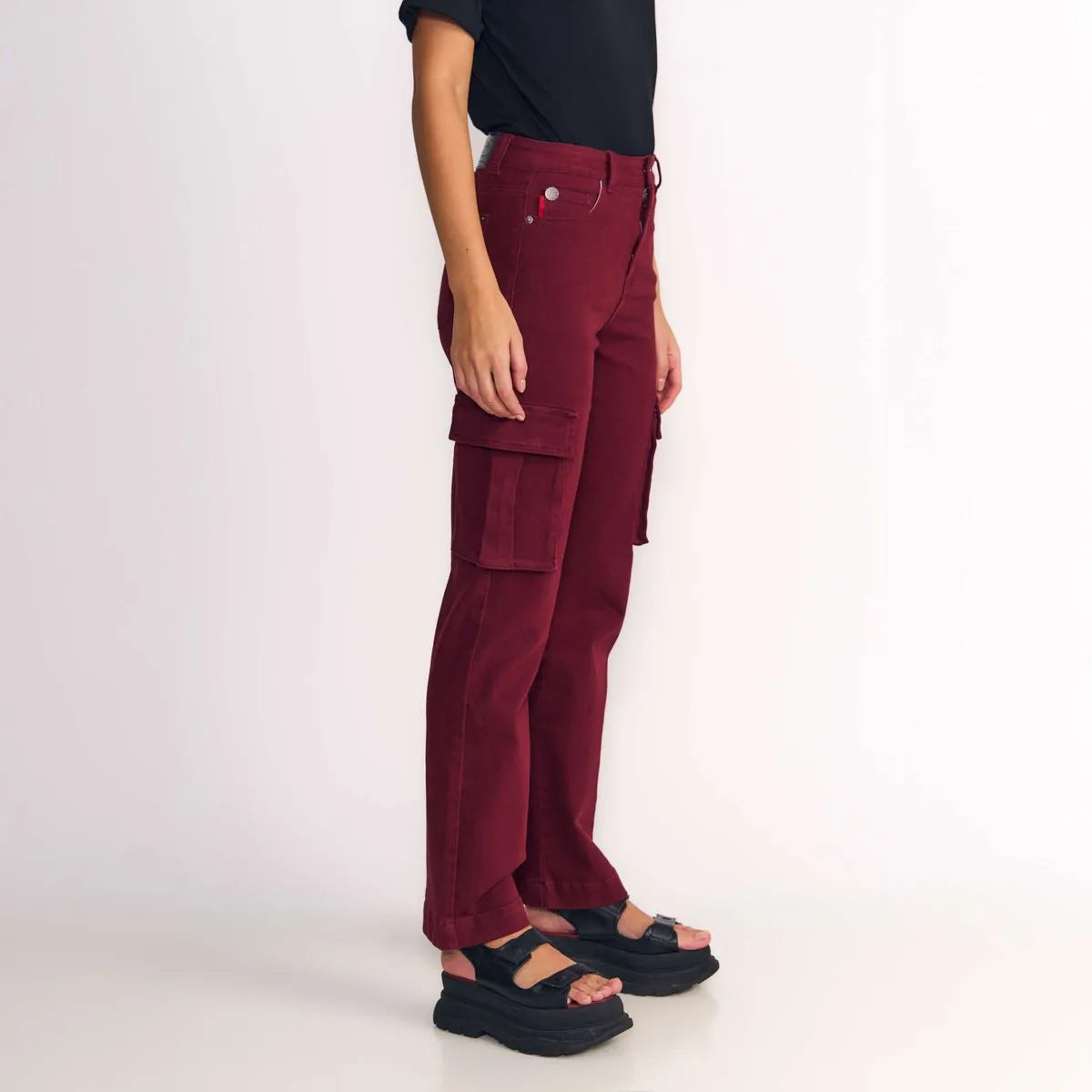 pantalon-mujer-cargo-tiro-ultra-alto-burdeo