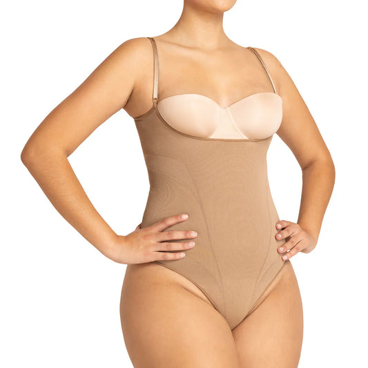 body-mujer-faja-colaless-piel