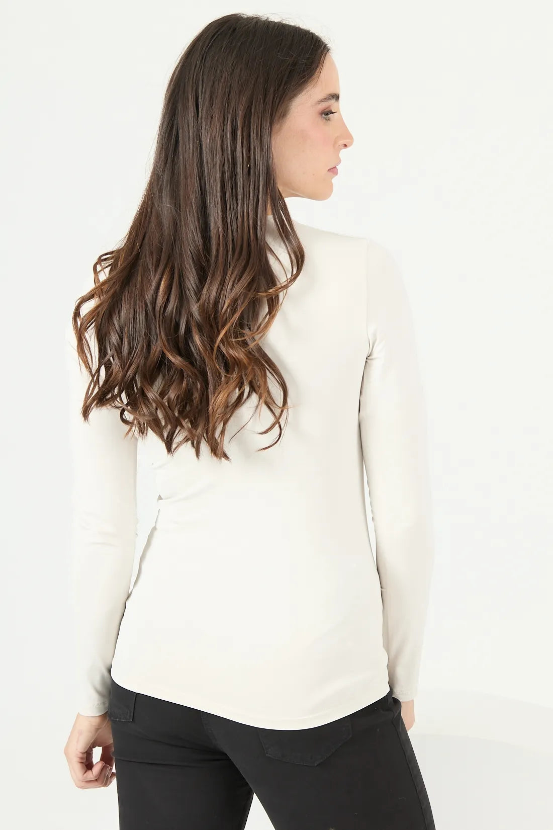 polera-mujer-cuello-redondo-beige