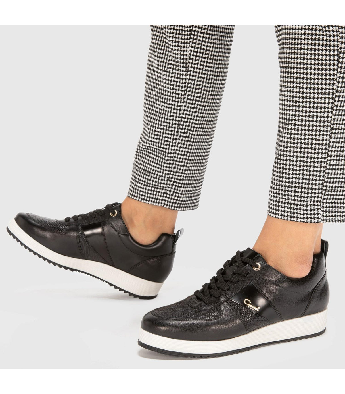 Zapatilla Aria Negro