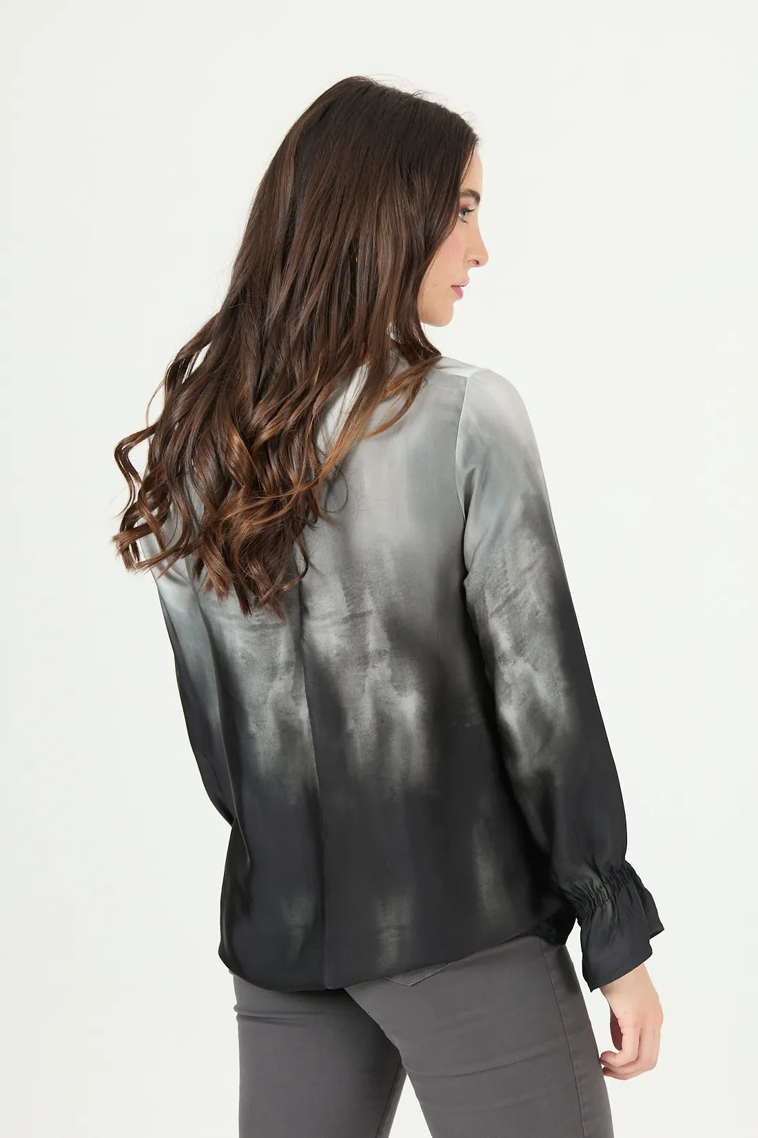 blusa-mujer-estampada-gris-difuminado-