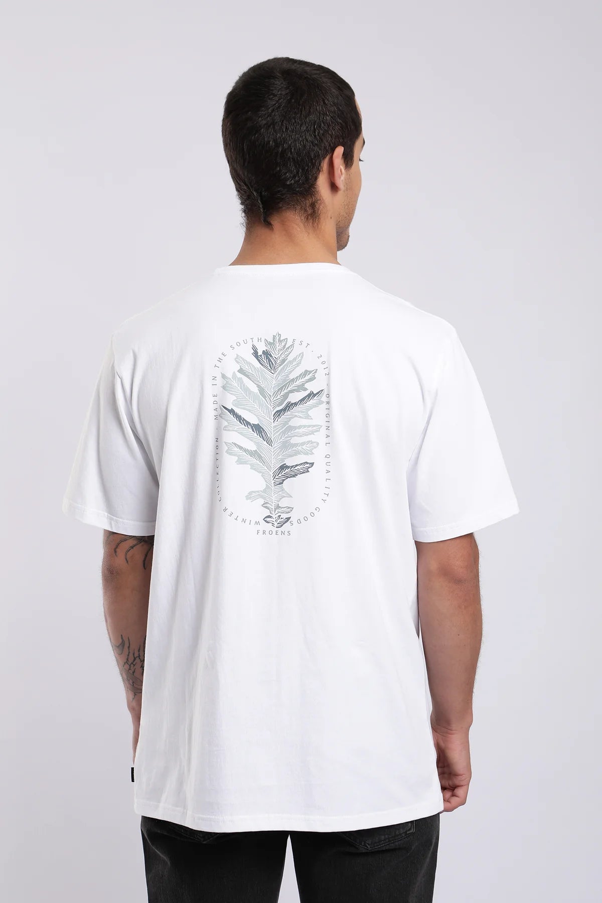 Polera Hombre Logo Blanco