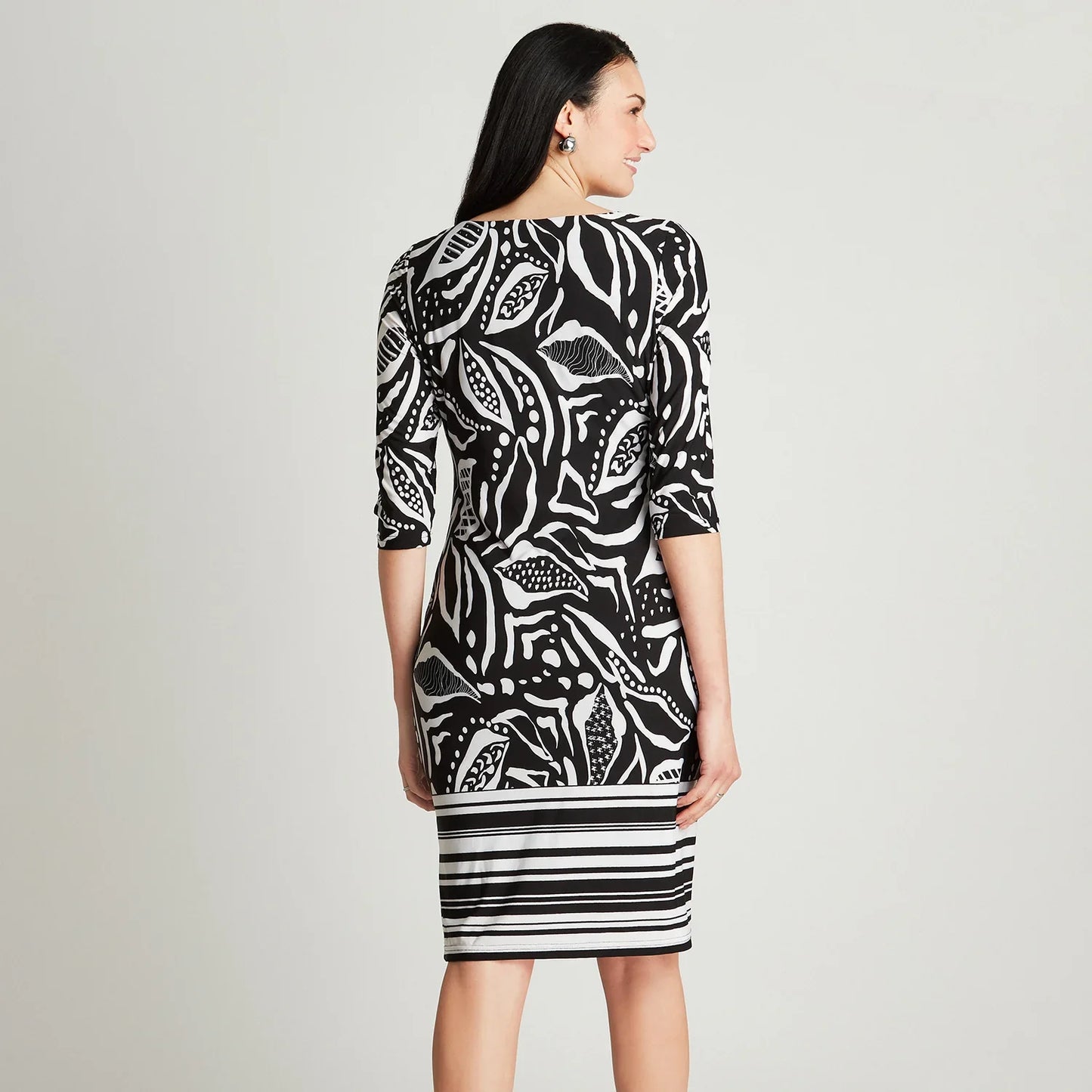 vestido-mujer-midi-negro-manga-3/4-estampado-cuello-redondo