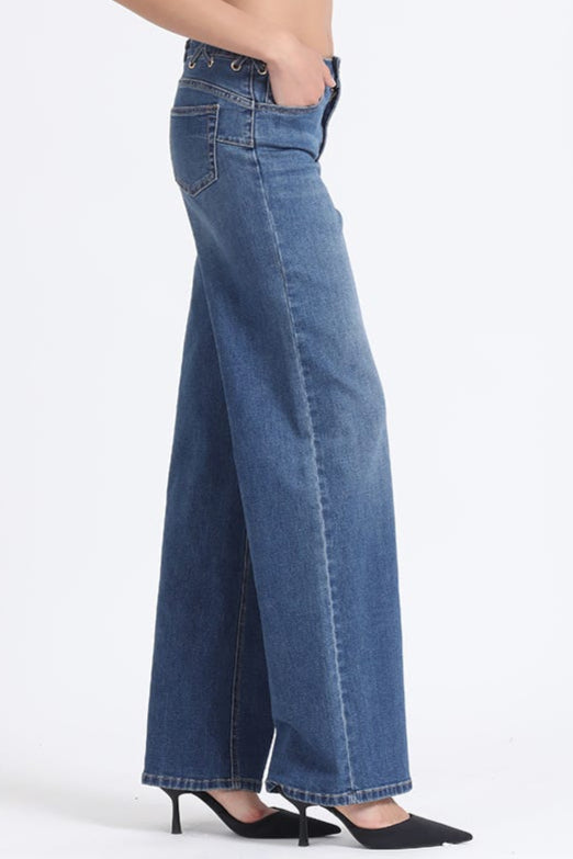 Jeans Mujer Straight Push-Up Tiro Medio Fantasia Ojetillos En Cruz Azul