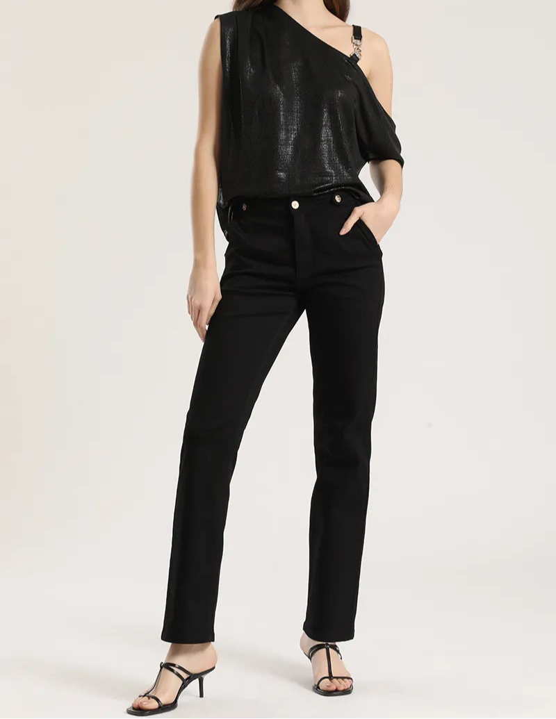jeans-mujer-color-slim-tiro-medio-trabas-negro