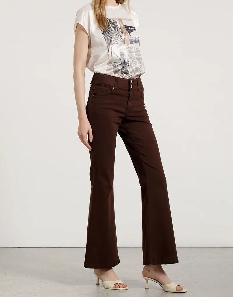 Jeans Mujer Color Flare Tiro Medio Chocolate