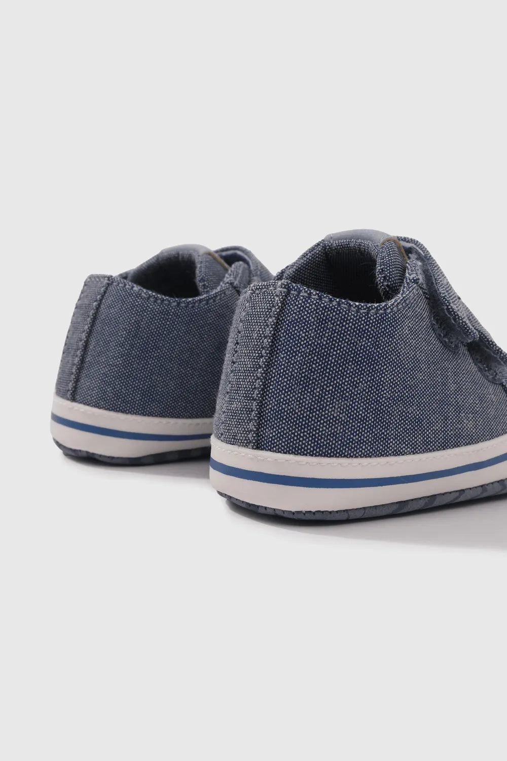 Zapatilla Bebé Niño Urbana con cierre de velcro Azul
