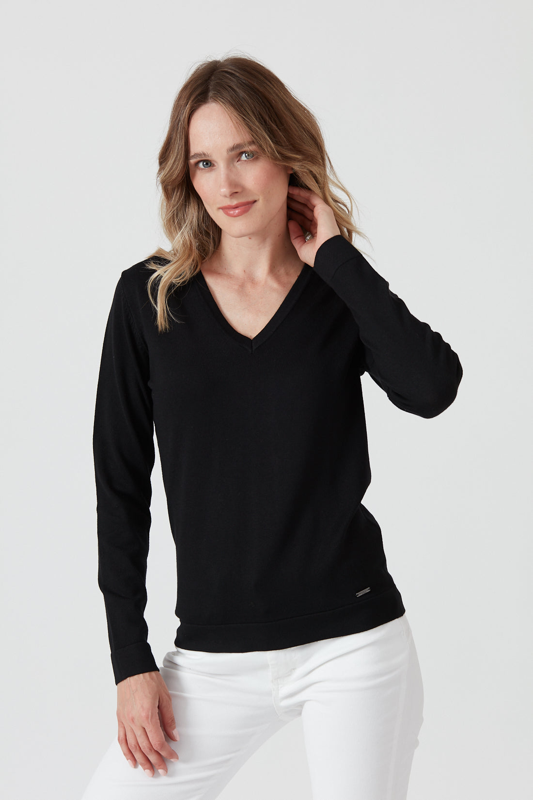 Sueter fashion negro mujer cuello v