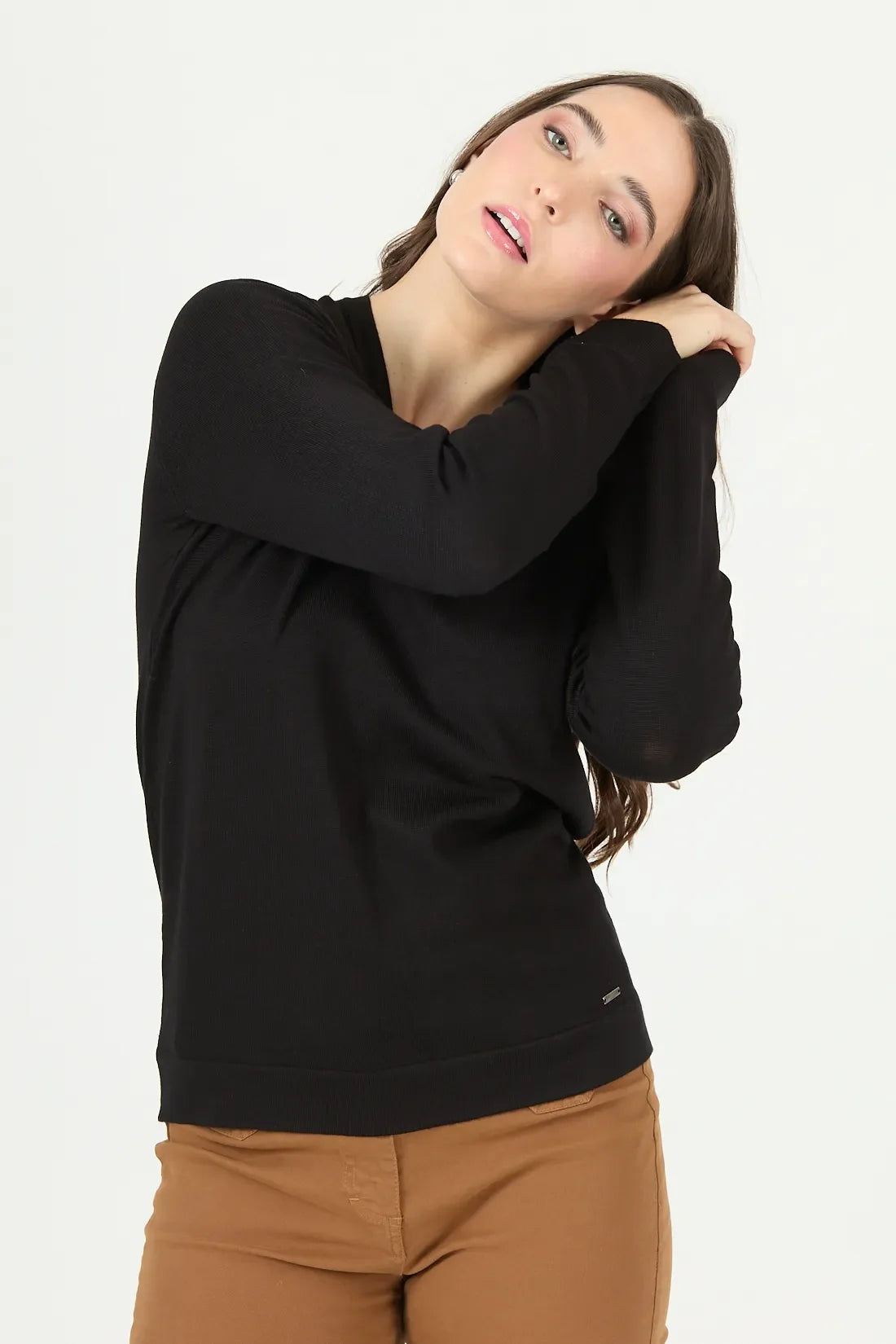 sweater-mujer-cuello-en-v-negro