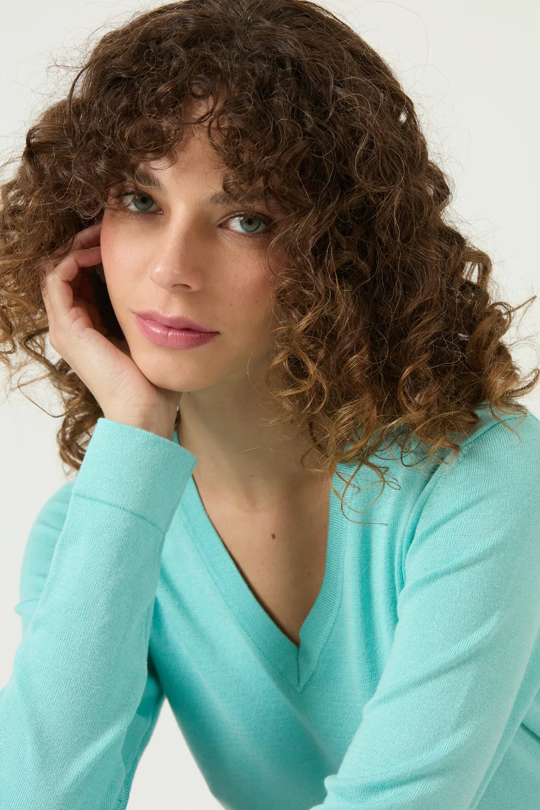 sweater-mujer-cuello-v-turquesa
