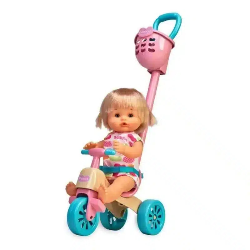 Muñeca con Triciclo Rosa y Cesta Extraible Famosa