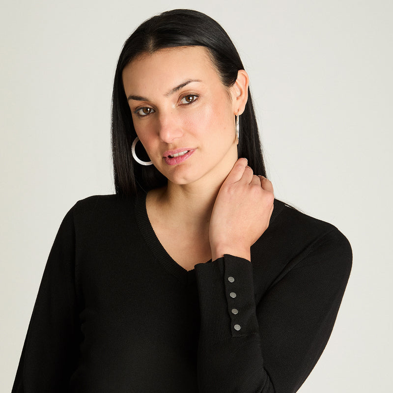 Sweater Mujer Escote en V Color Negro