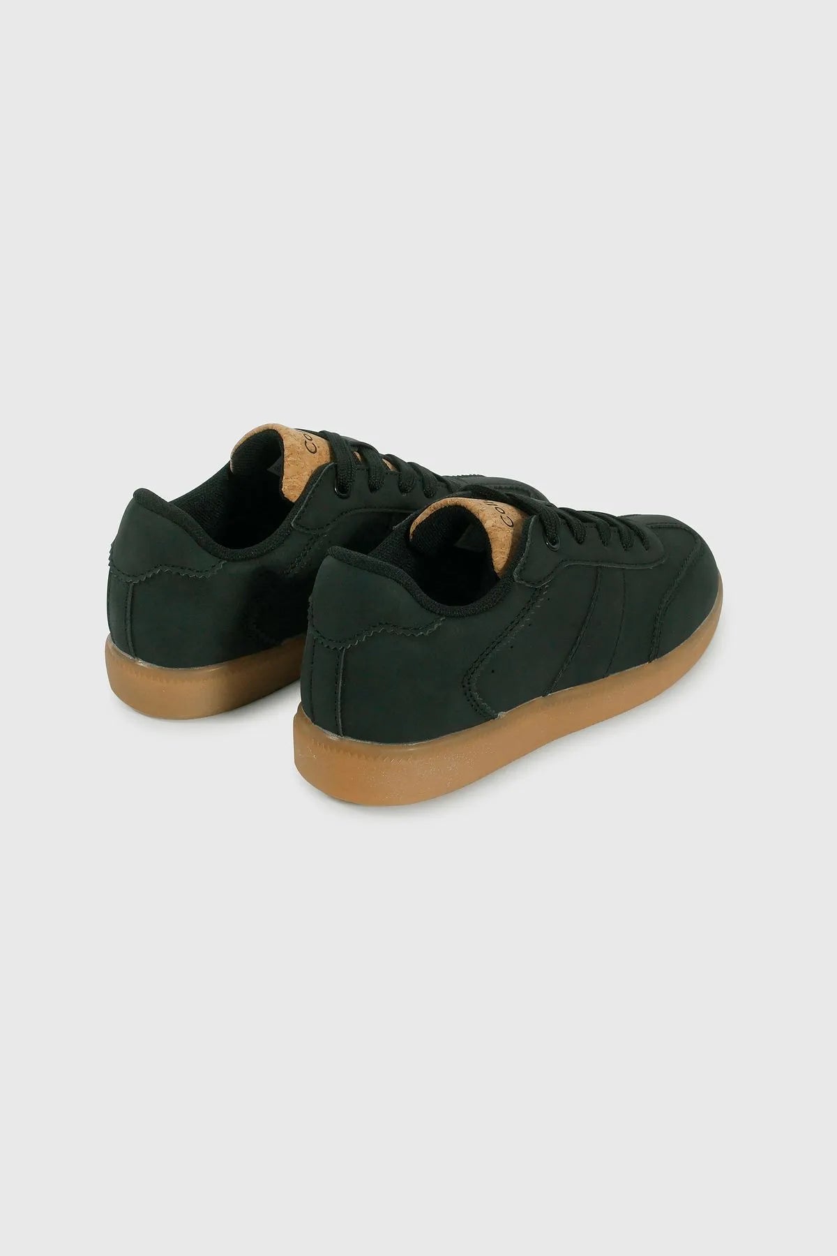 Zapatilla Niño Lifestyle Caña Baja con Cordón Negra