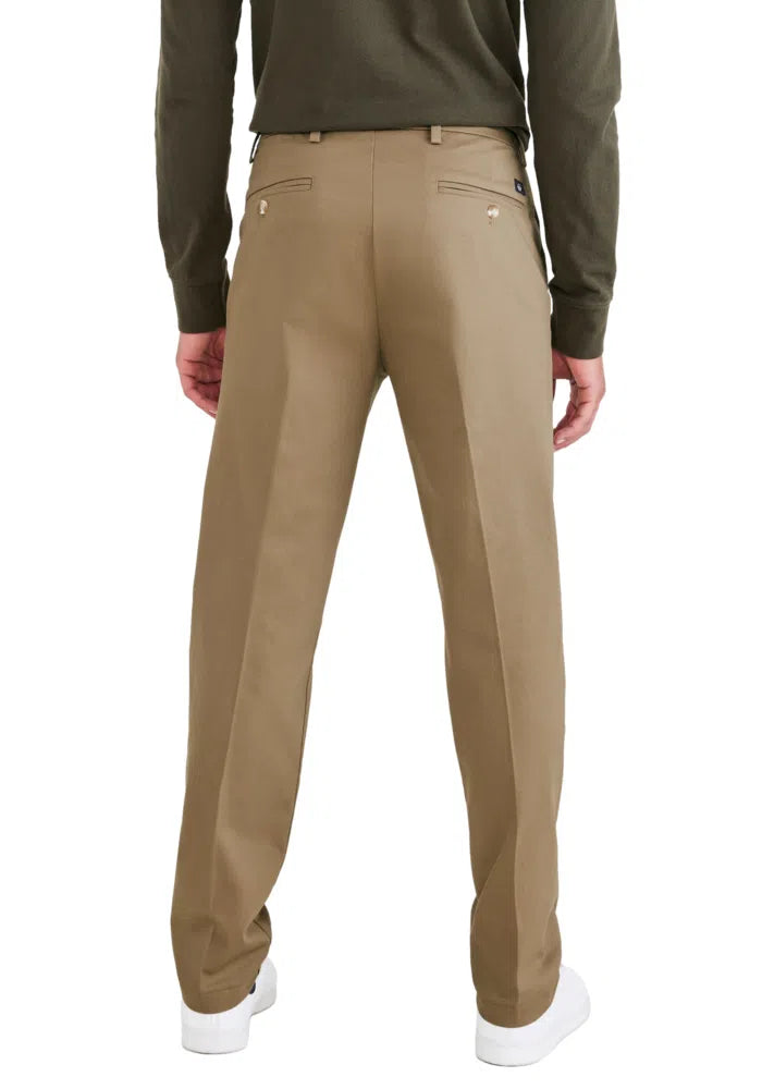 Pantalón Hombre Signature Stain Defender Straight Fit Khaki