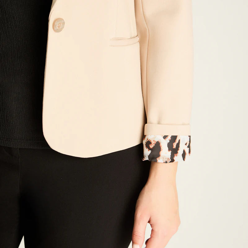 Blazer Mujer Beige con Puños Animal Print