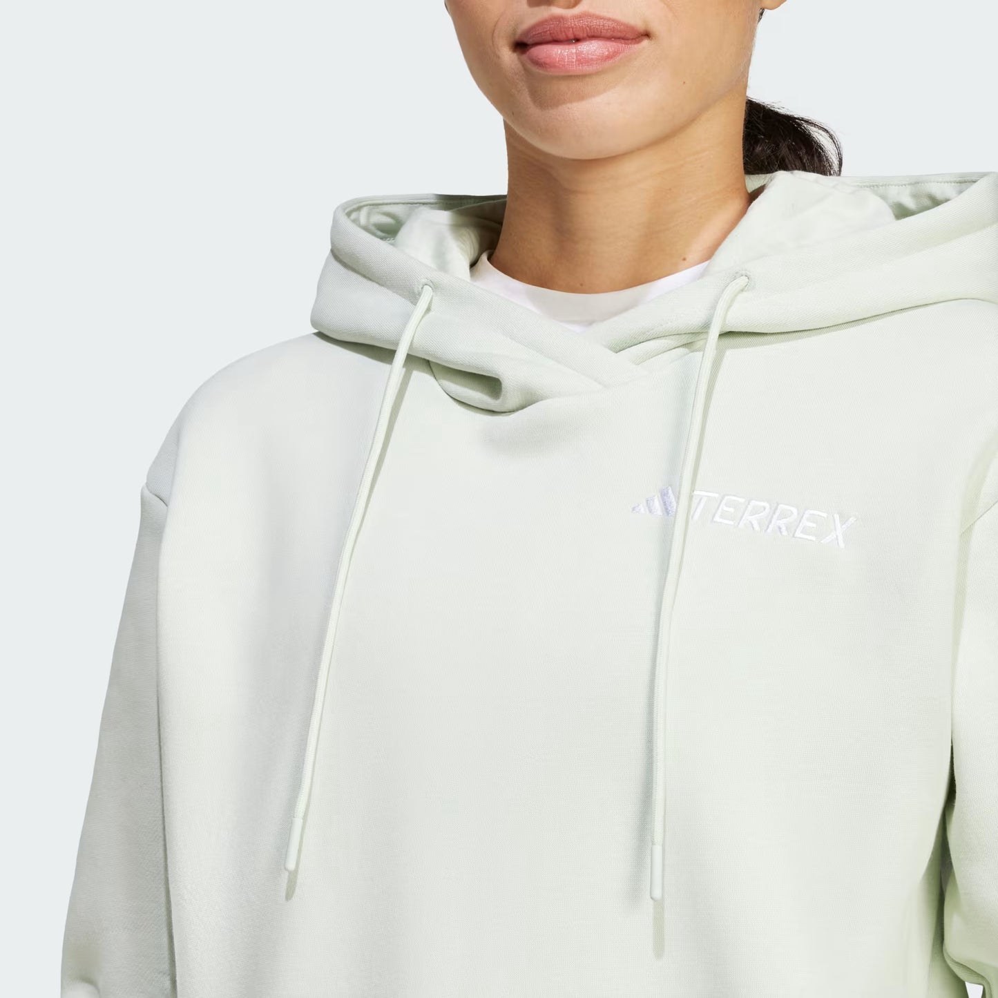 Poleron Mujer Capucha Terrex Multi Logo Pequeño Verde