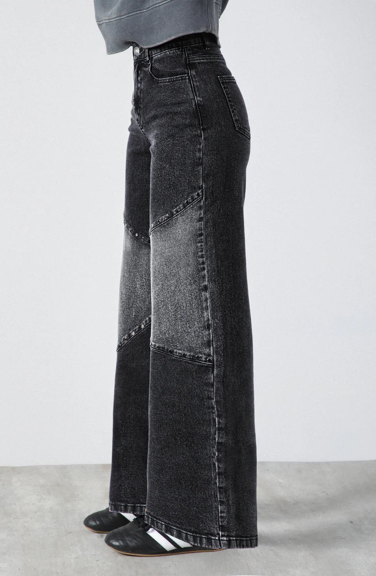 Pantalón Mujer Cortes Tachas Black