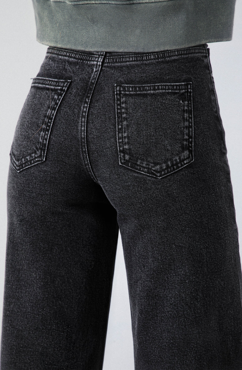 Pantalón Mujer Cortes Tachas Black