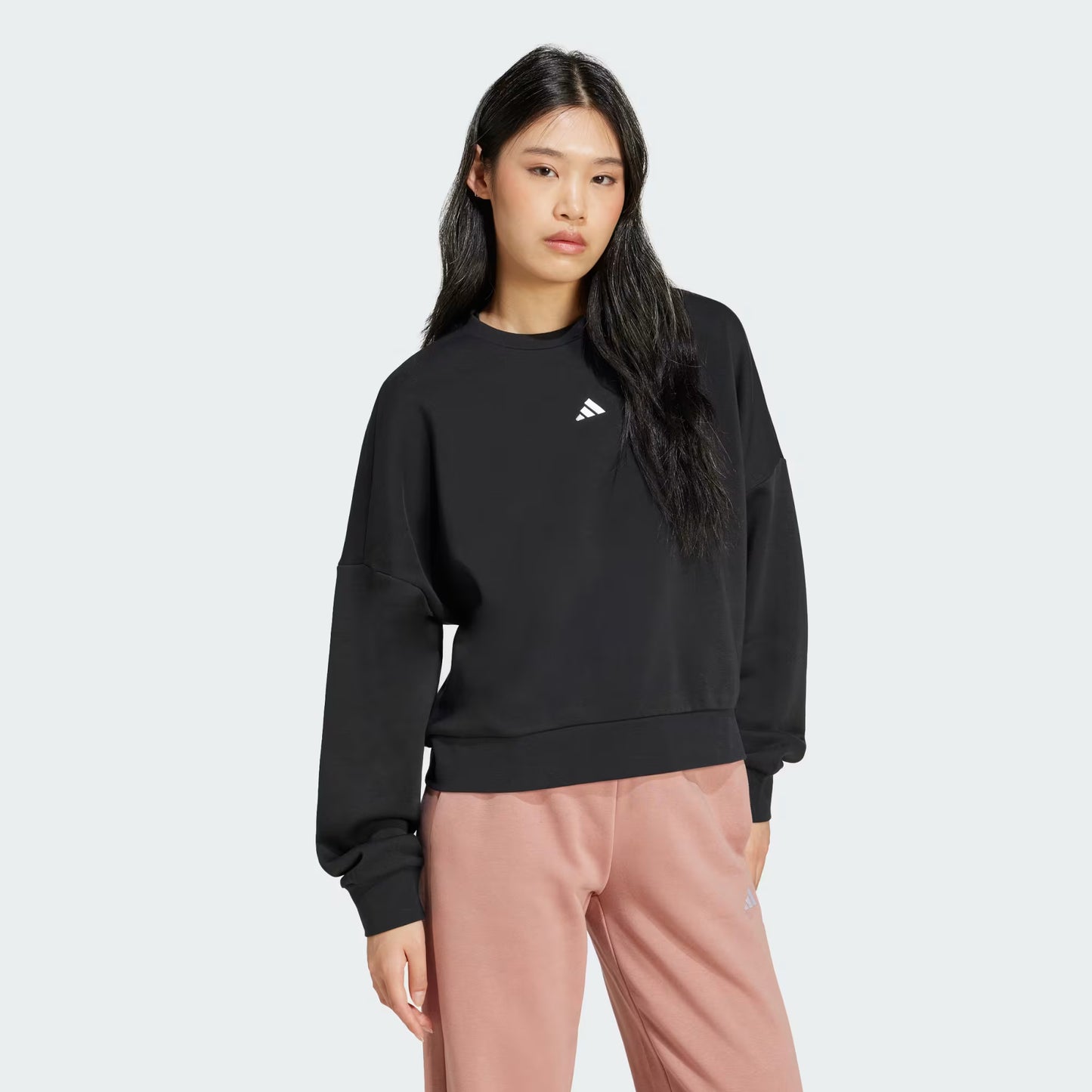 Polerón Mujer Essentials Feelcozy Logo Pequeño Negro