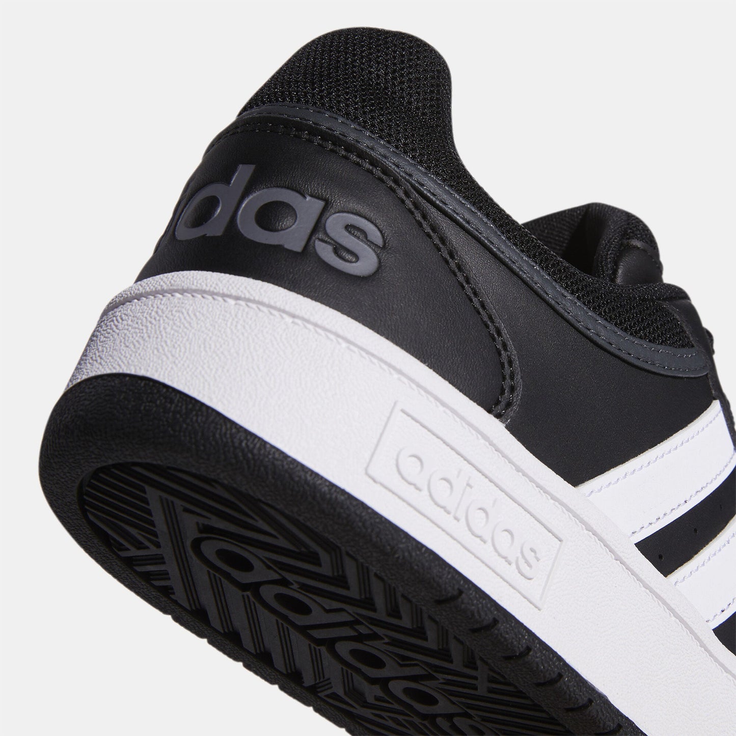 zapatilla-hombre-bajas-clásicas-vintage-hoops-3.0-negro