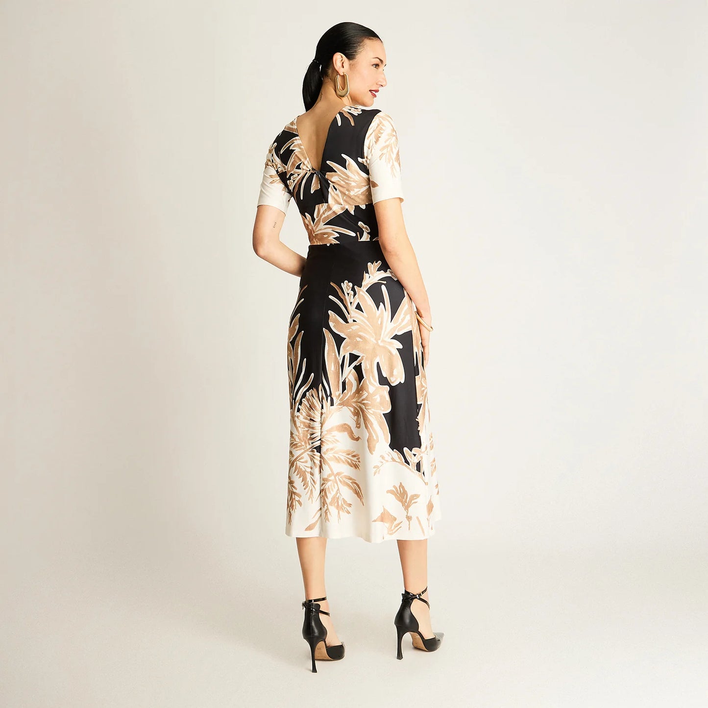 Vestido Mujer Midi Negro con Estampado Floral