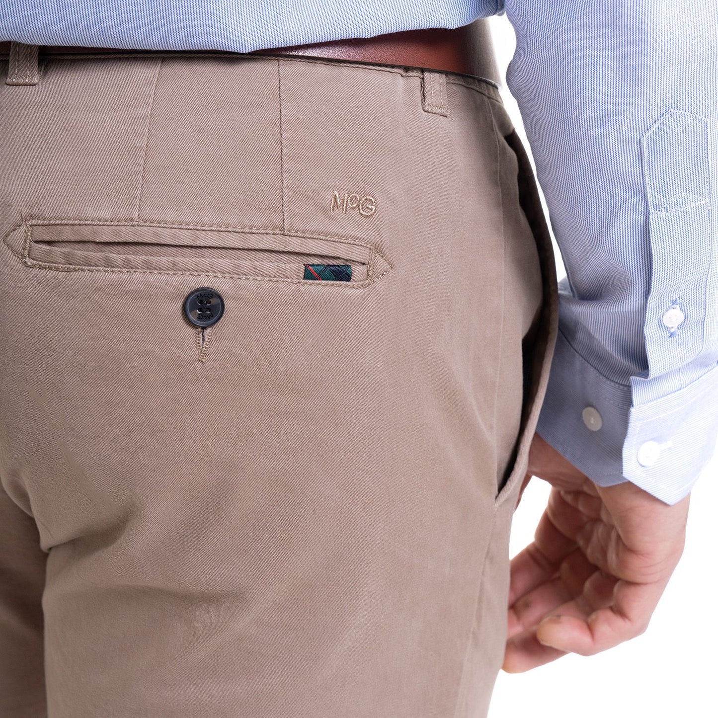 pantalón-hombre-astoria-frente-plano-comfort-fit-beige-medio