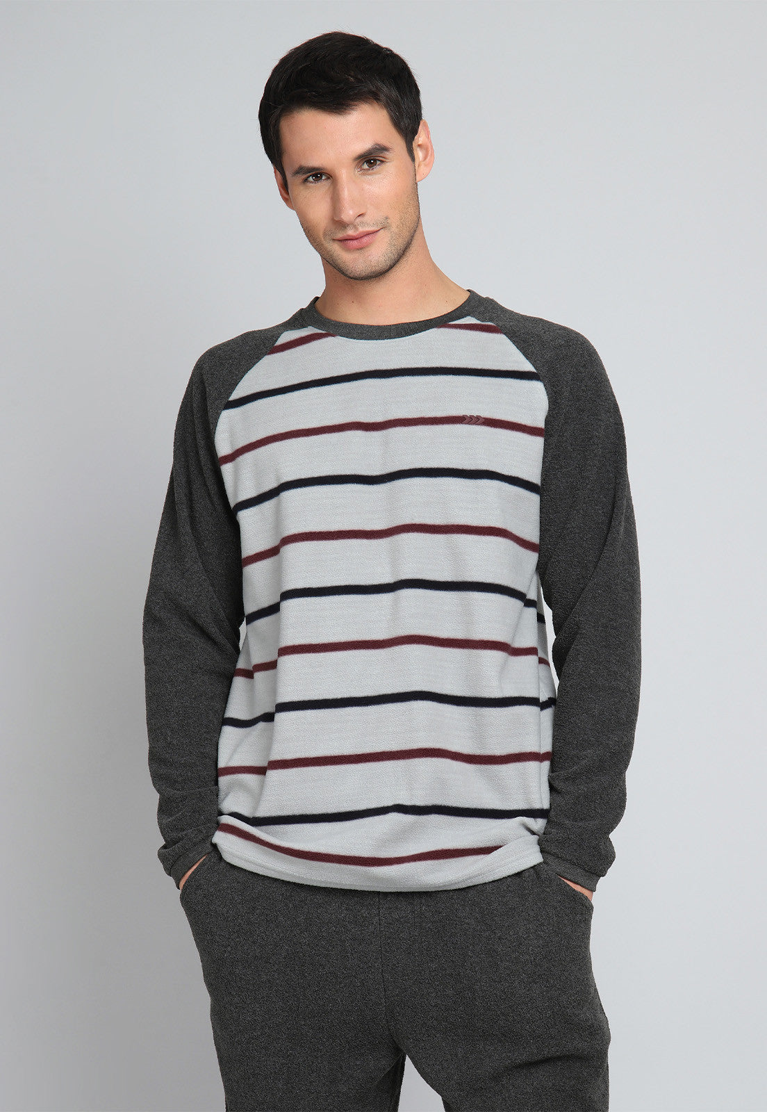 Pijama Hombre De Polar a Rayas Gris