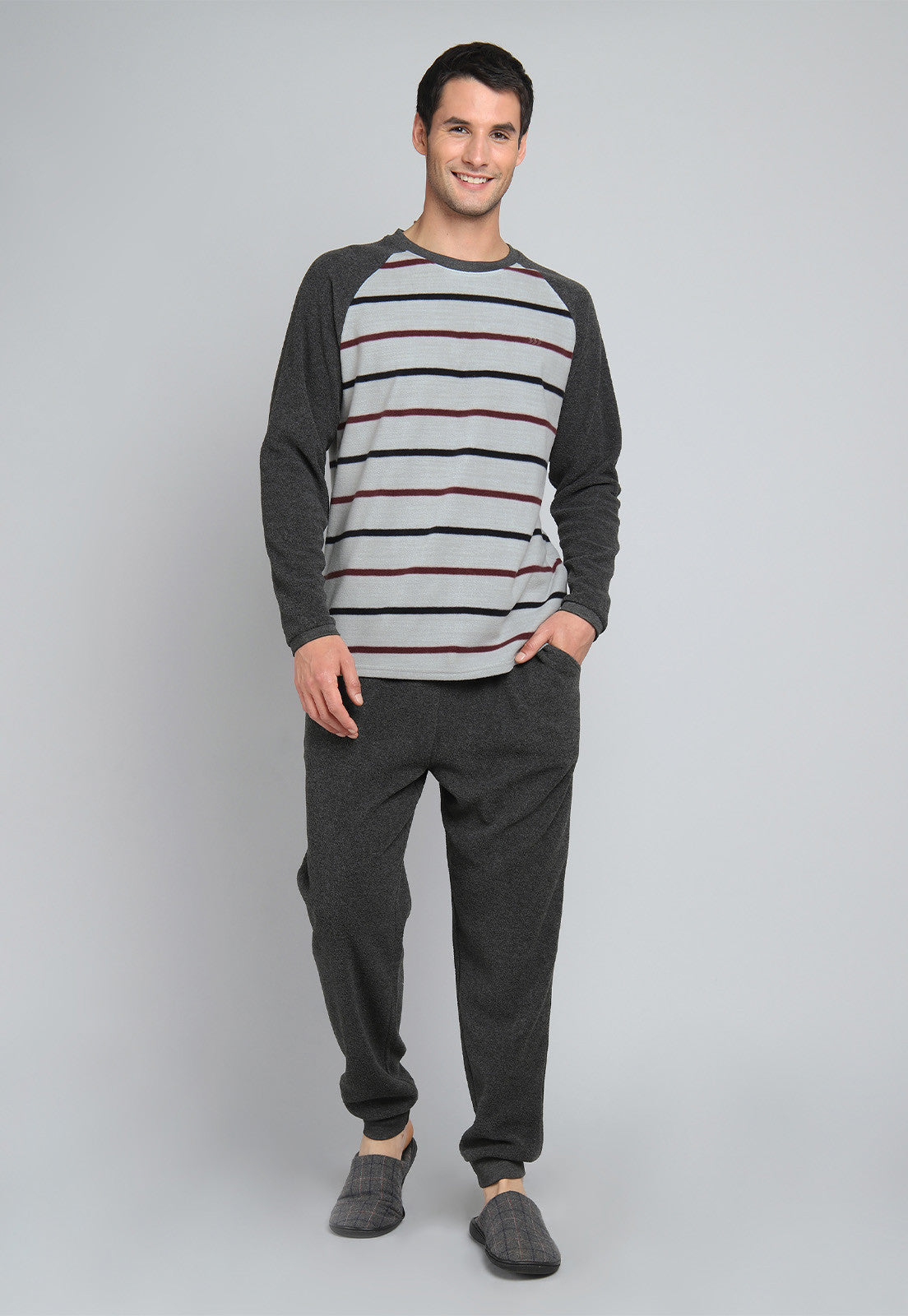 Pijama Hombre De Polar a Rayas Gris