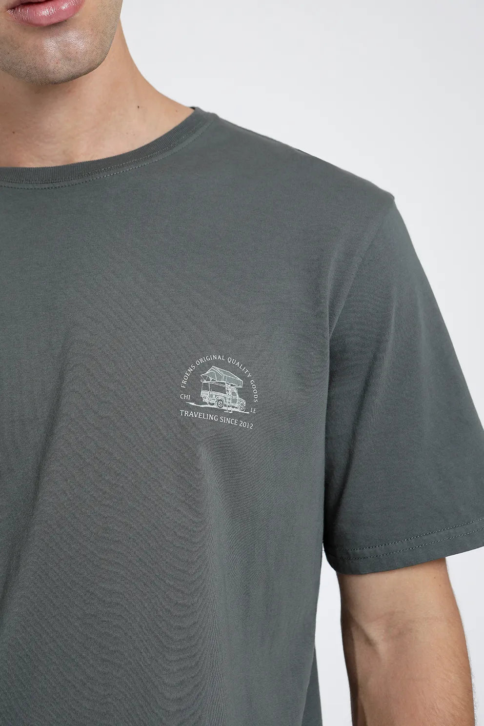 polera-hombre-manga-corta-traveling-verde---algodón-orgánico