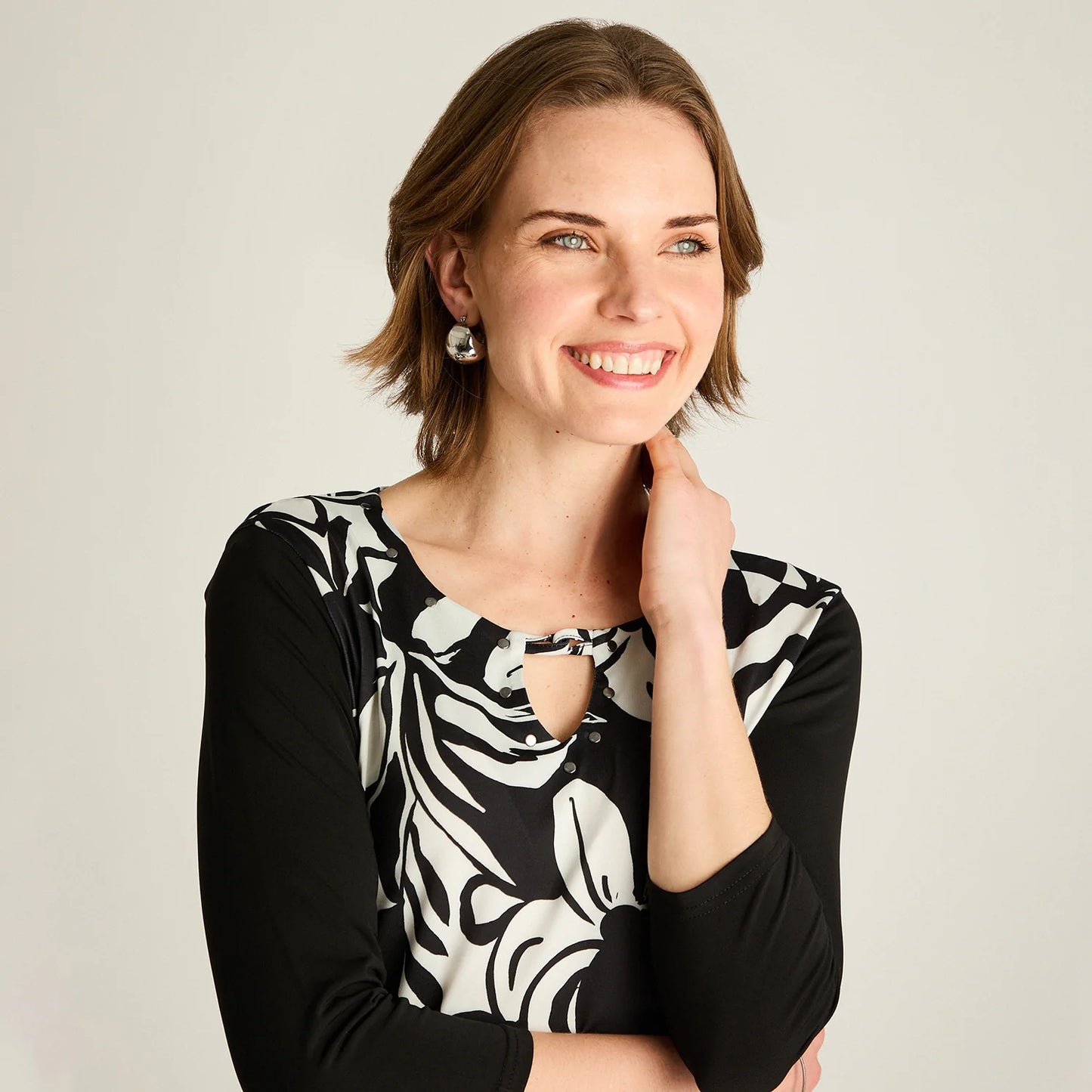 Polera Mujer  Floral Manga 3/4 Negro