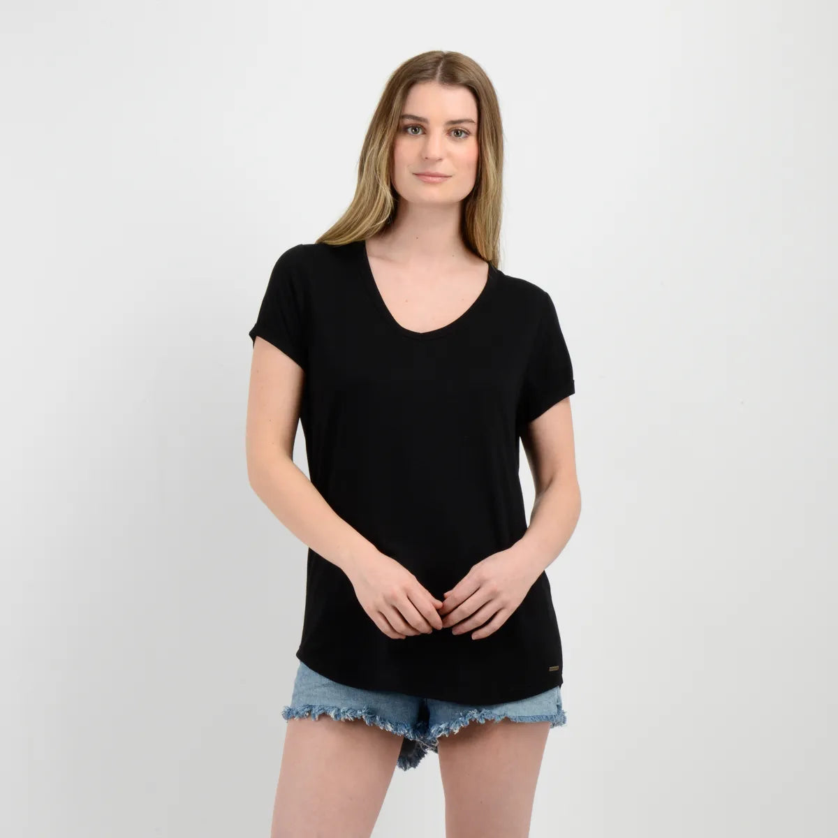 Polera Mujer Manga Corta Essential Negro