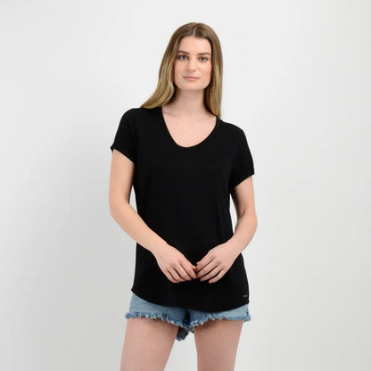 Polera Mujer Manga Corta Essential Negro