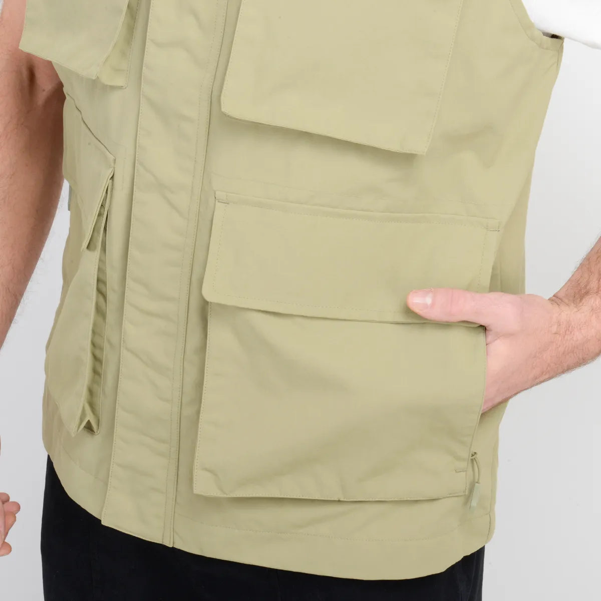 Cortaviento Hombre TRVLR Caspar Verde Claro