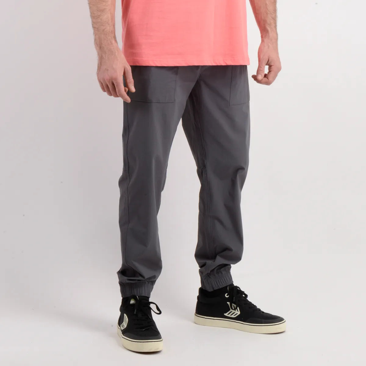 Pantalon Hombre TRVLR Mission Gris Oscuro