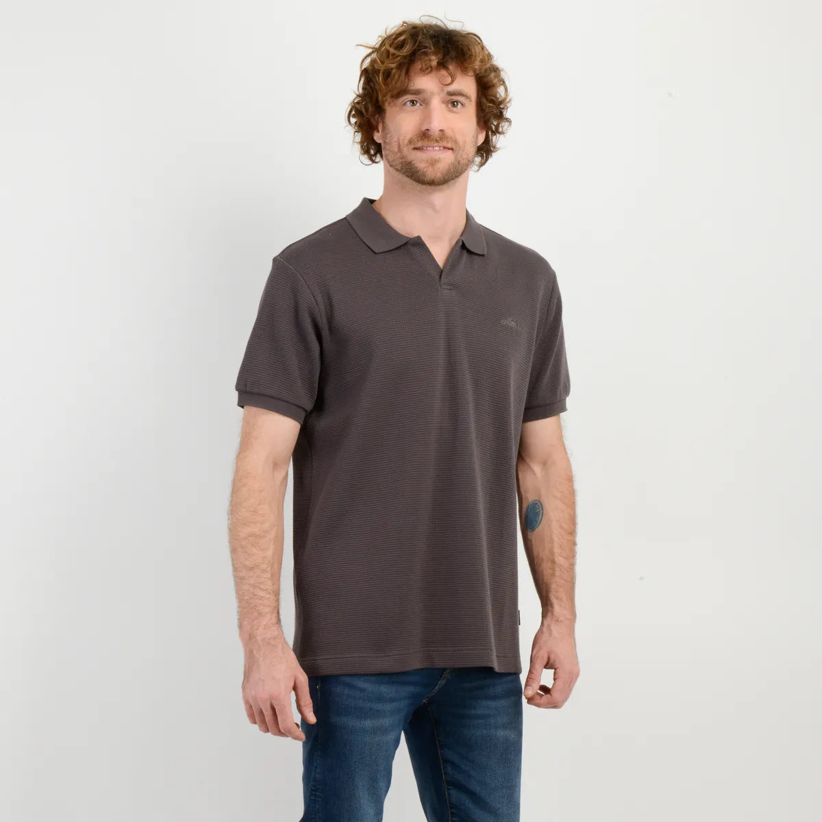 Polera Hombre Tejida Manga Corta Rivera Gris Oscuro