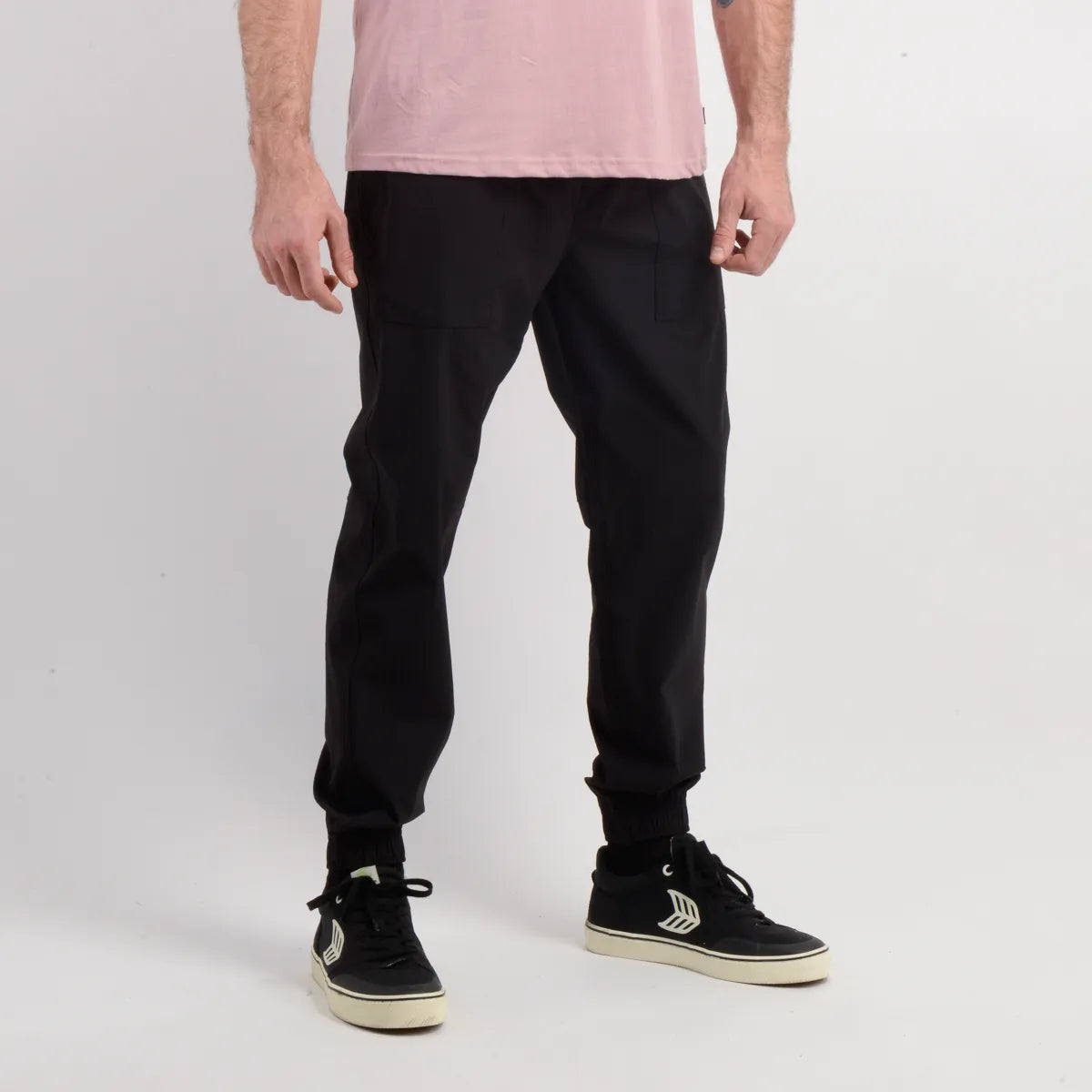 Pantlon Hombre TRVLR Mission Negro